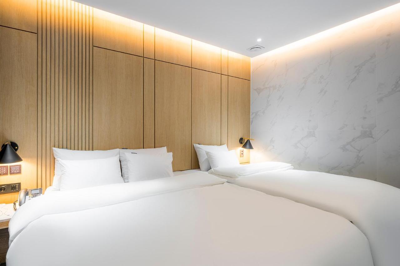 Brown Dot Hotel Pyeonghwa Plaza Мокпхо Екстер'єр фото