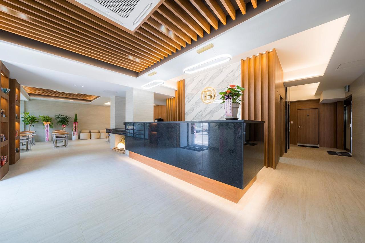 Brown Dot Hotel Pyeonghwa Plaza Мокпхо Екстер'єр фото