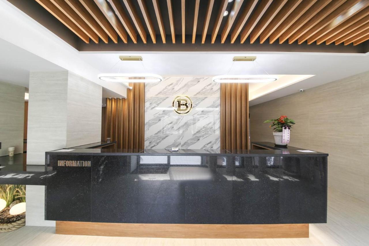 Brown Dot Hotel Pyeonghwa Plaza Мокпхо Екстер'єр фото